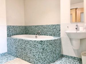 Photo 1- click for photo gallery